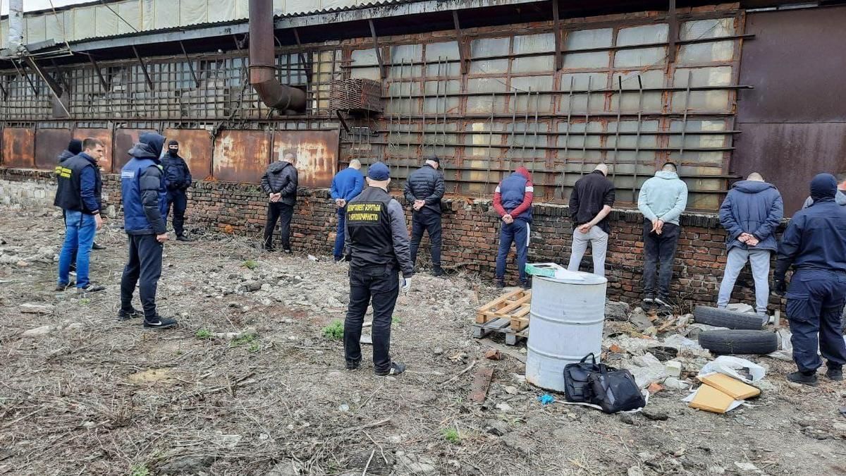 Самая большая партия изъятого амфетамина в истории Украины: в Днепре "накрыли" наркозавод