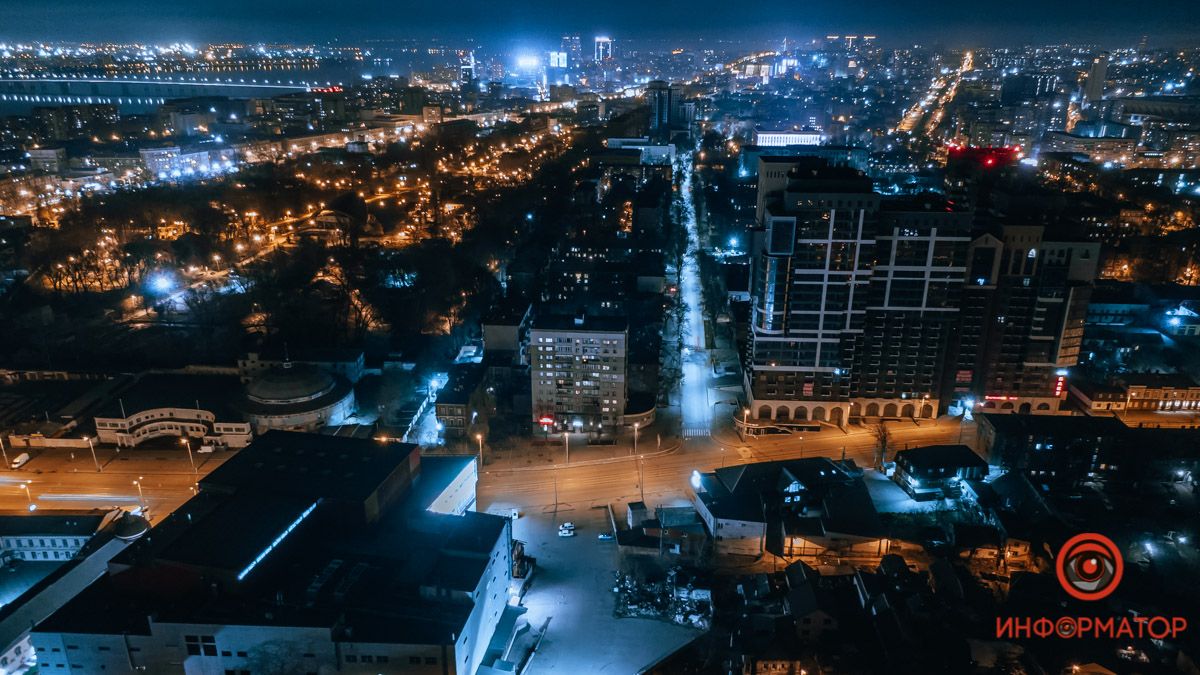 Как в Днепре выглядит улица Шмидта прохладной весенней ночью