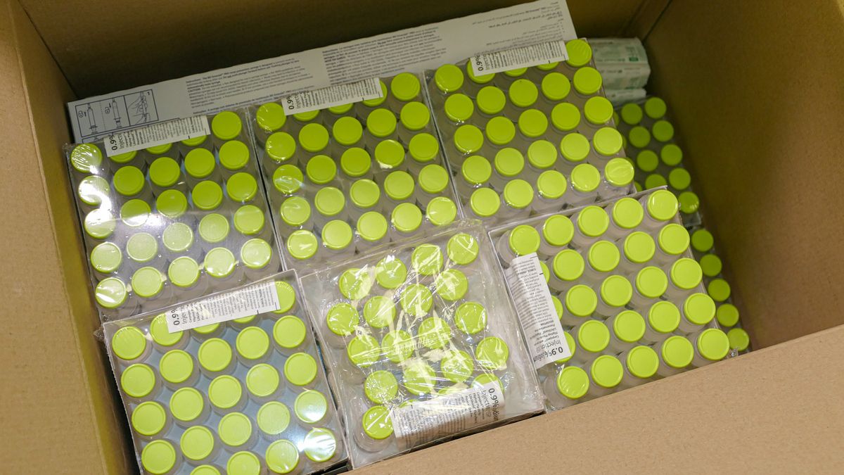В Днепропетровскую область привезли вакцину производства Pfizer-BioNTech