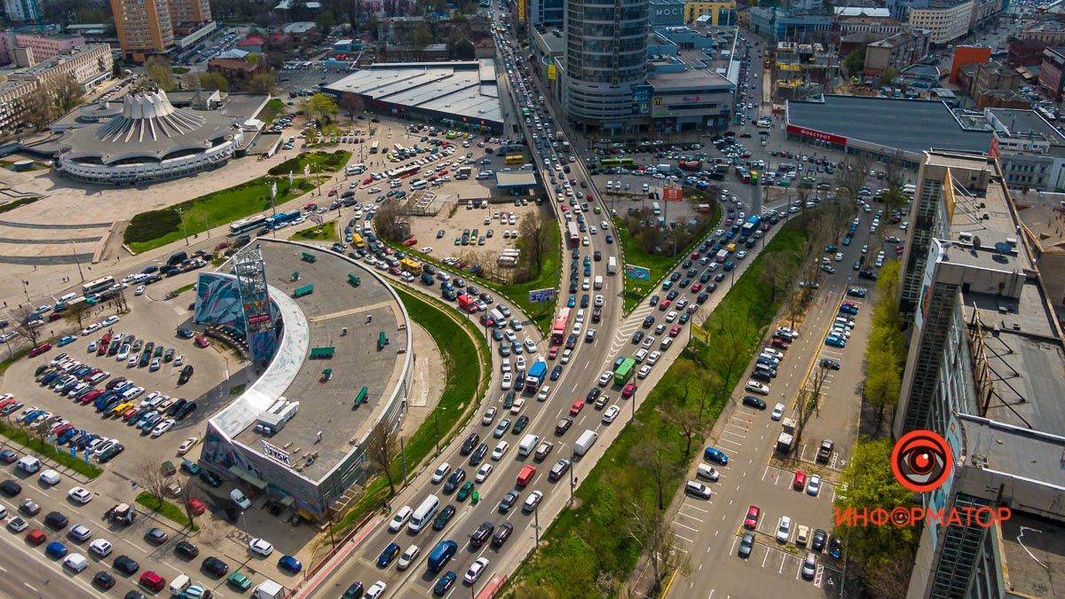 Из-за мелкой аварии на Новом мосту центр Днепра почти 3 часа стоял в пробках