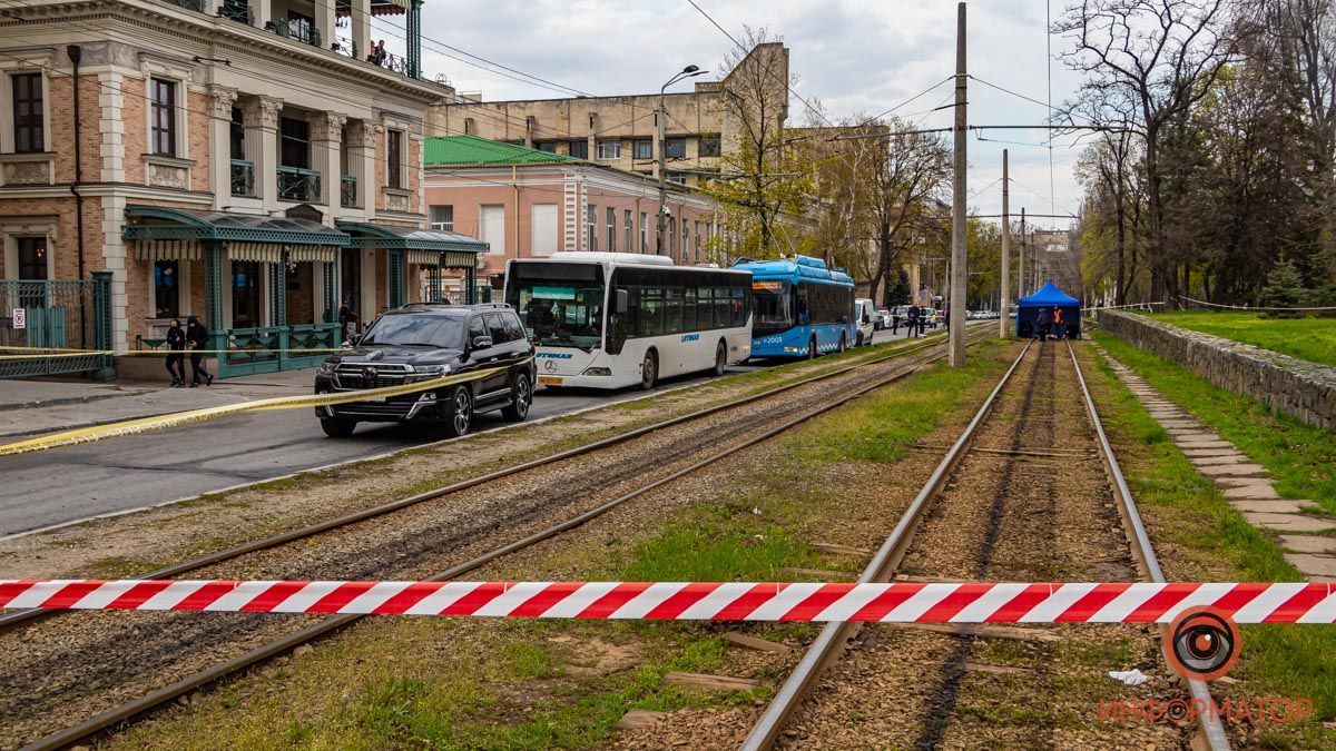 В Днепре возле ресторана "Артист" застрелили мужчину: улицу оцепили