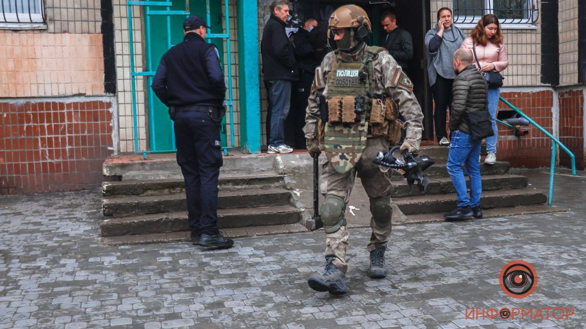 В Днепре мужчина угрожал взорвать жилой дом: видео момента задержания
