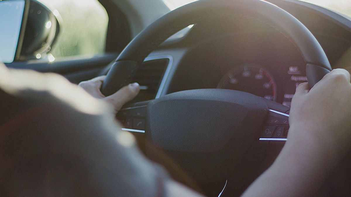 В Днепре на Юлиуша Словацкого за рулем умер водитель Mazda