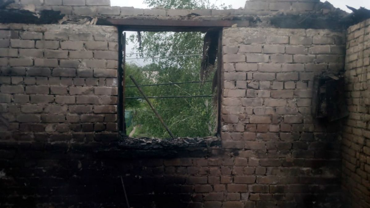 В Днепропетровской области горел дачный дом: пожар тушили более 2 часов