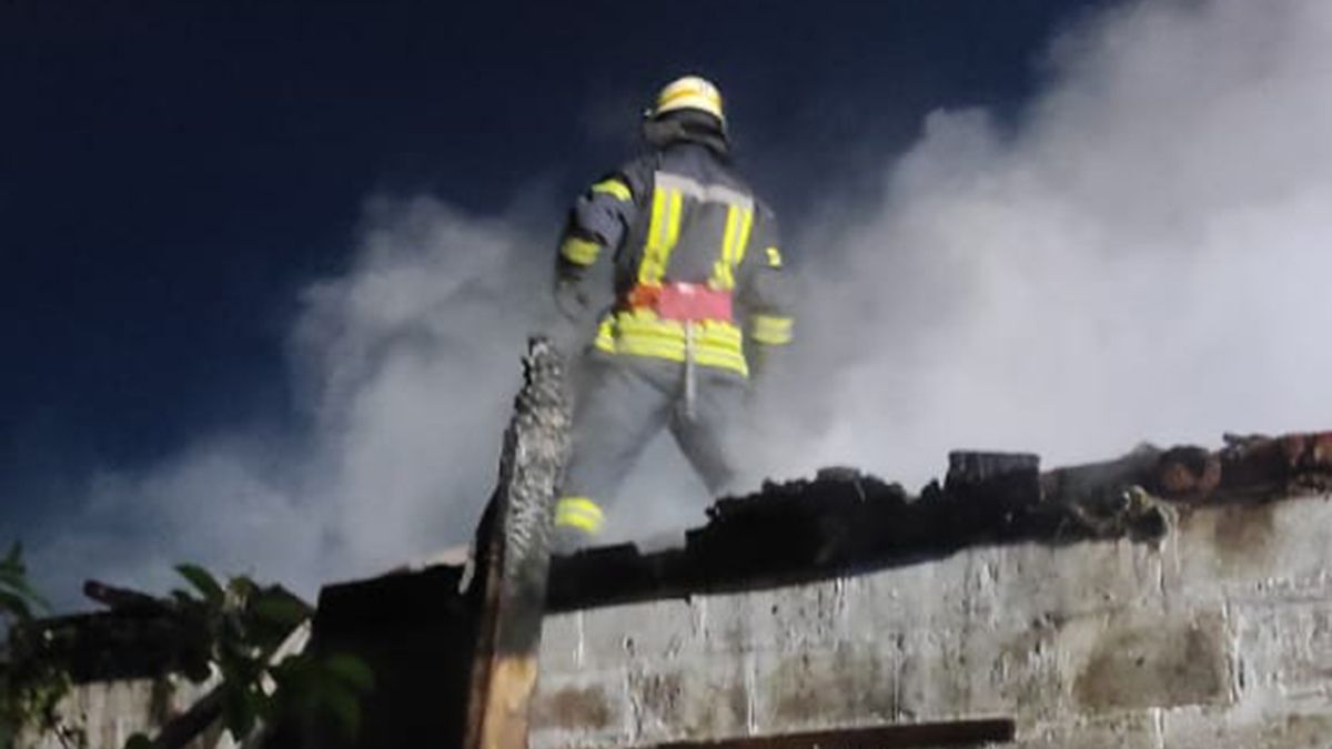 В Днепропетровской области горел жилой дом