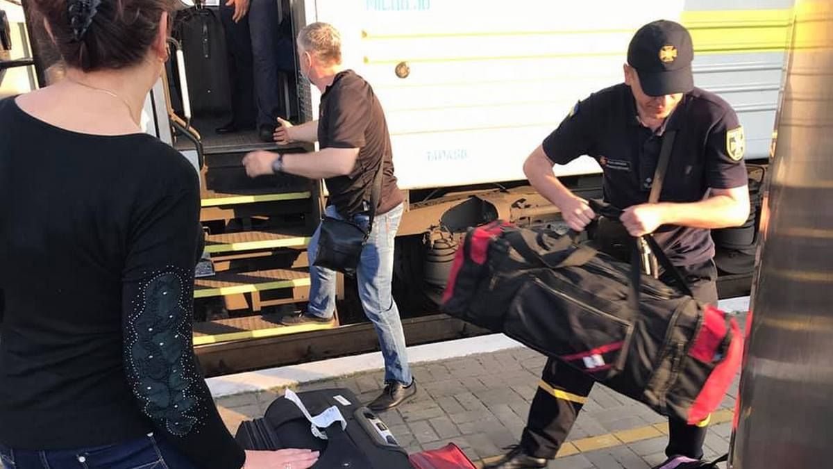 В Днепр эвакуировали людей из Сектора Газа - их встречали спасатели