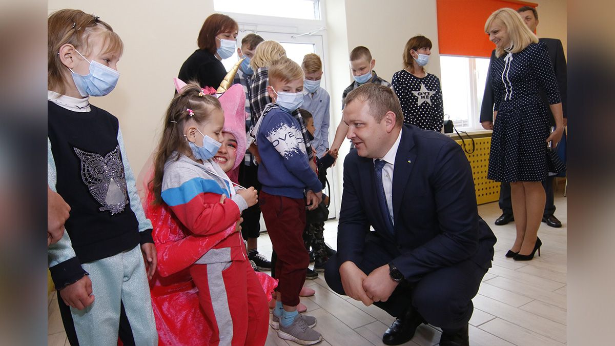 Крепость добра: в Петриковке открыли малый групповой дом