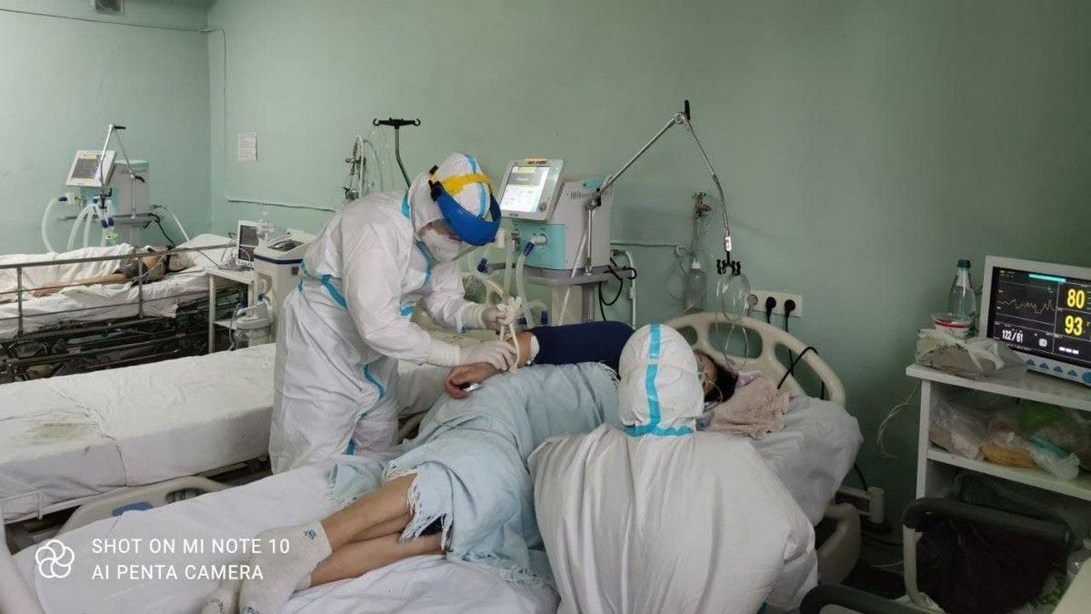 Пациент со 100% поражением легких из-за COVID-19 и операция для 2-летней девочки: в больнице Мечникова рассказали о ситуации с пандемией