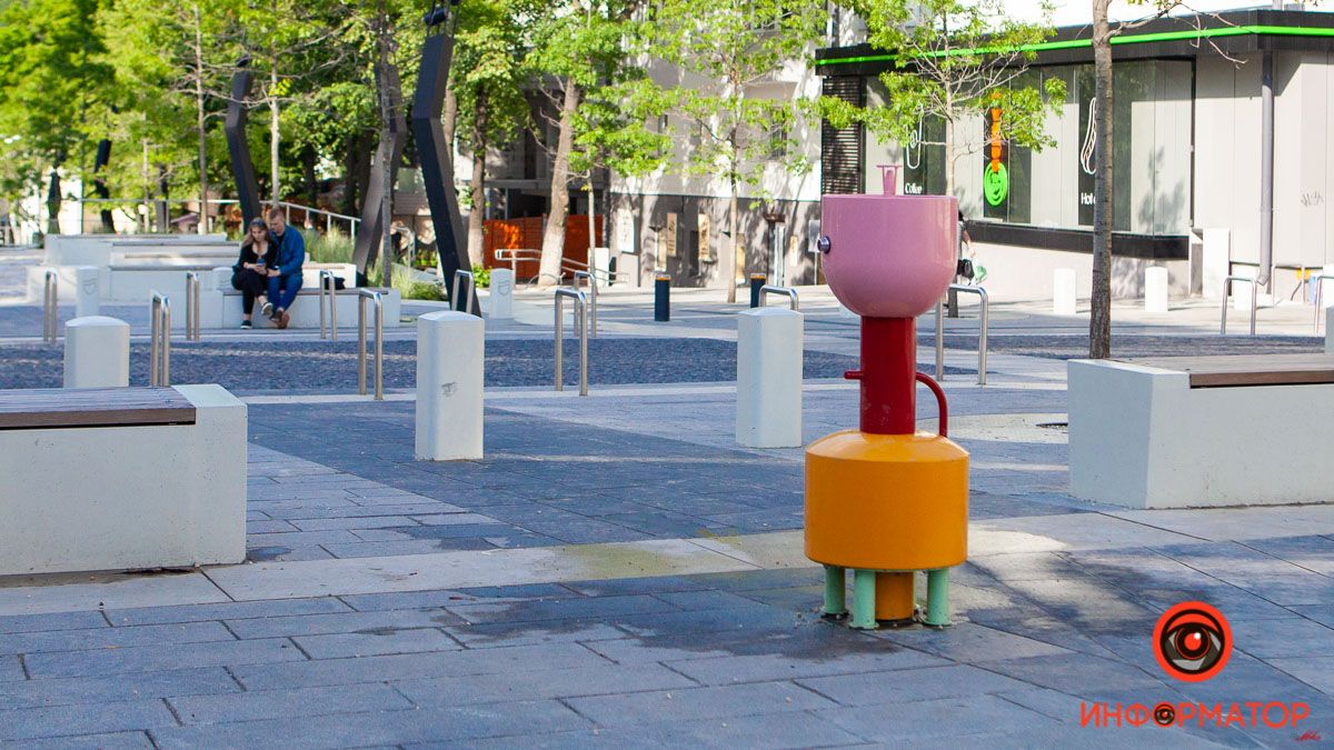 В Днепре на улице Яворницкого установили питьевые фонтанчики