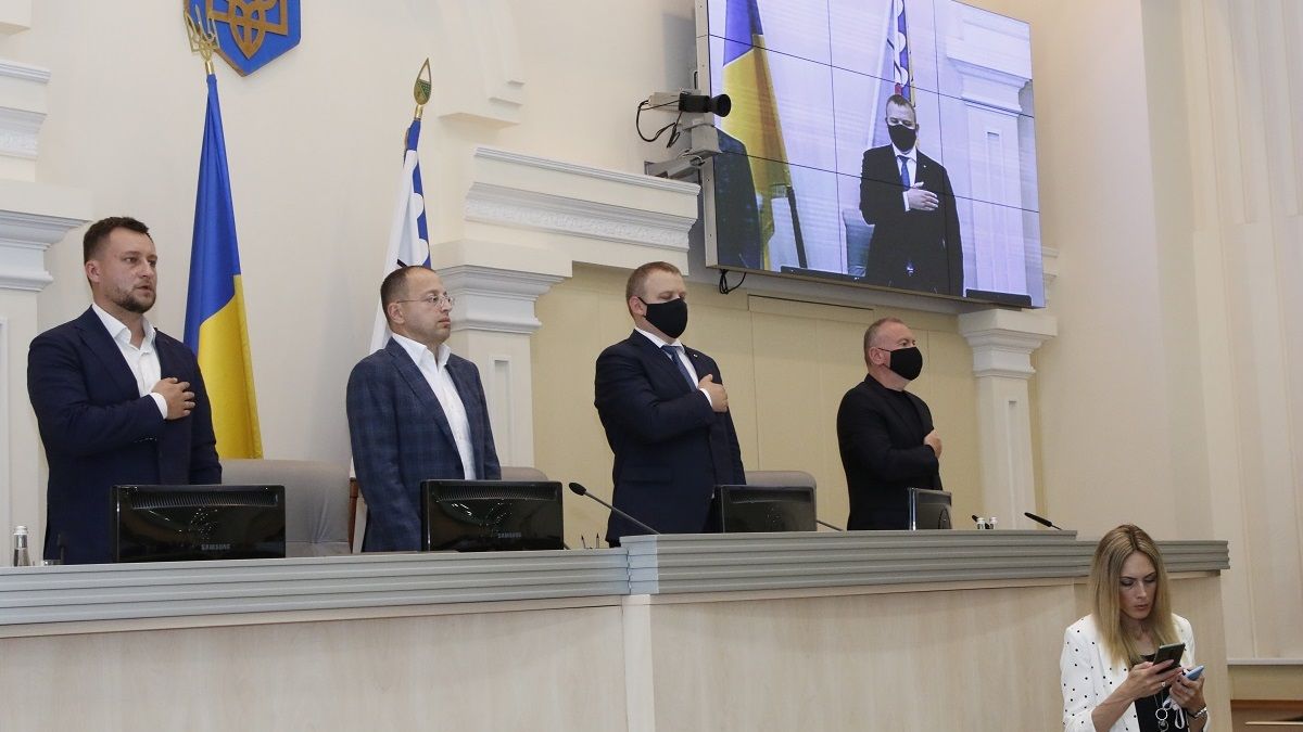 Бойцам в театры бесплатно, реконструкция больницы Мечникова, строительство новых школ и садиков: как прошла шестая сессия Днепропетровского облсовета