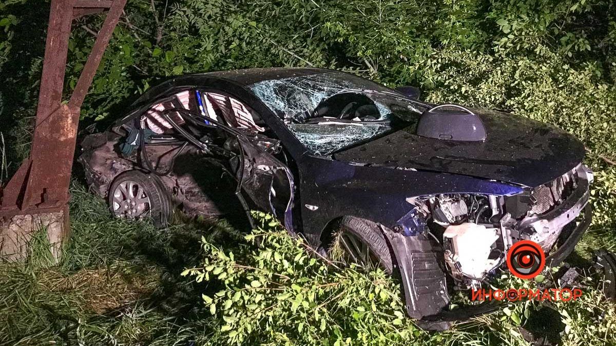 На Донецком шоссе Mazda вылетела на встречную полосу: двое умерли в больнице