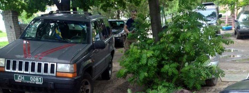 В Днепре сожгли Jeep, который искал мэр Днепра Борис Филатов (ФОТО, ВИДЕО)