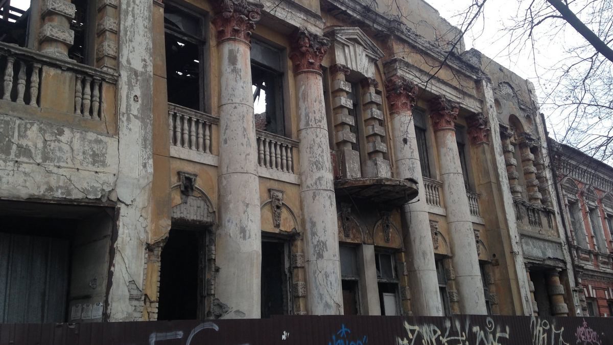 В Днепре опровергли информацию о реконструкции аптеки Прицкера