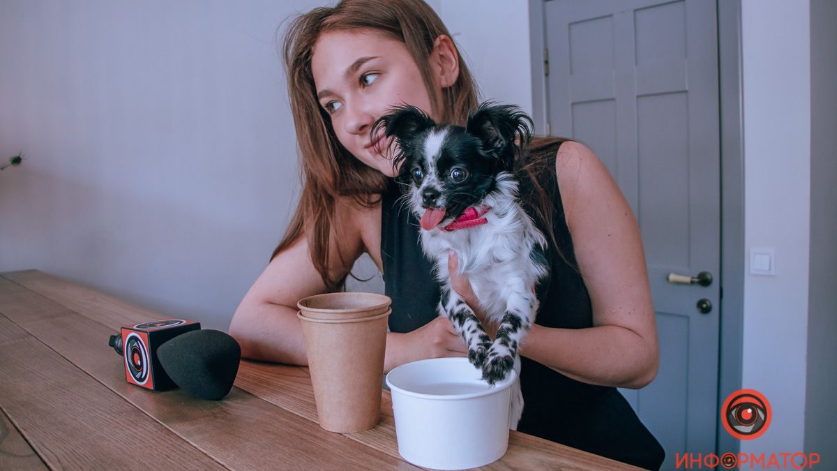 Собака Милка проверяет pet-friendly заведения Днепра