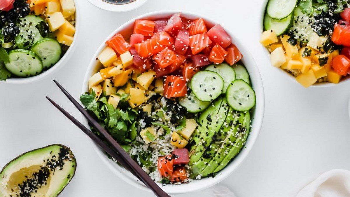 Простые и вкусные рецепты: как приготовить Ахи-поке или суши в миске