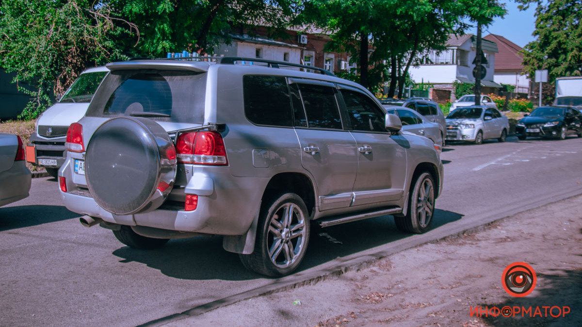 В Днепре на Владимира Антоновича Land Cruiser сбил 6-летнюю девочку: полиция ищет свидетелей