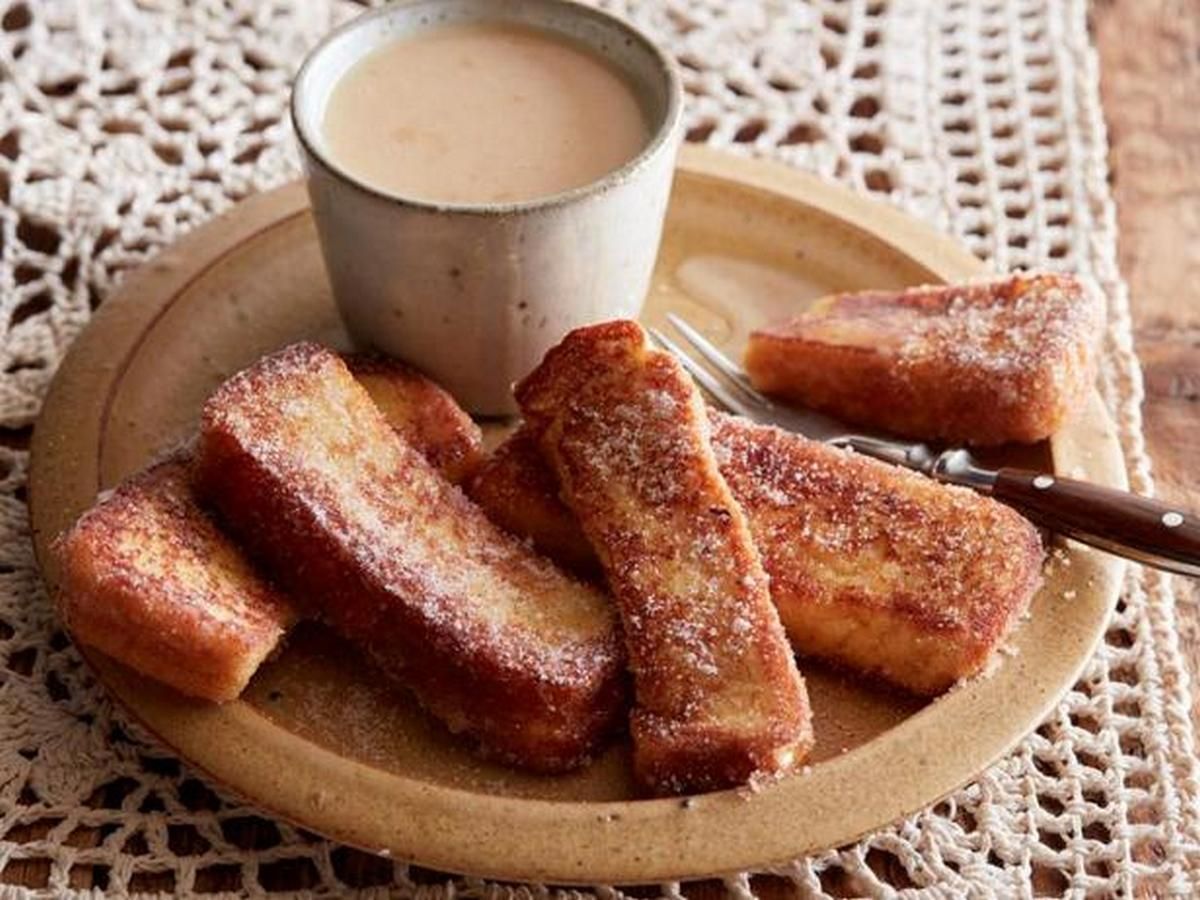 Простые и вкусные рецепты: как приготовить французские тосты из зачерствевшего хлеба