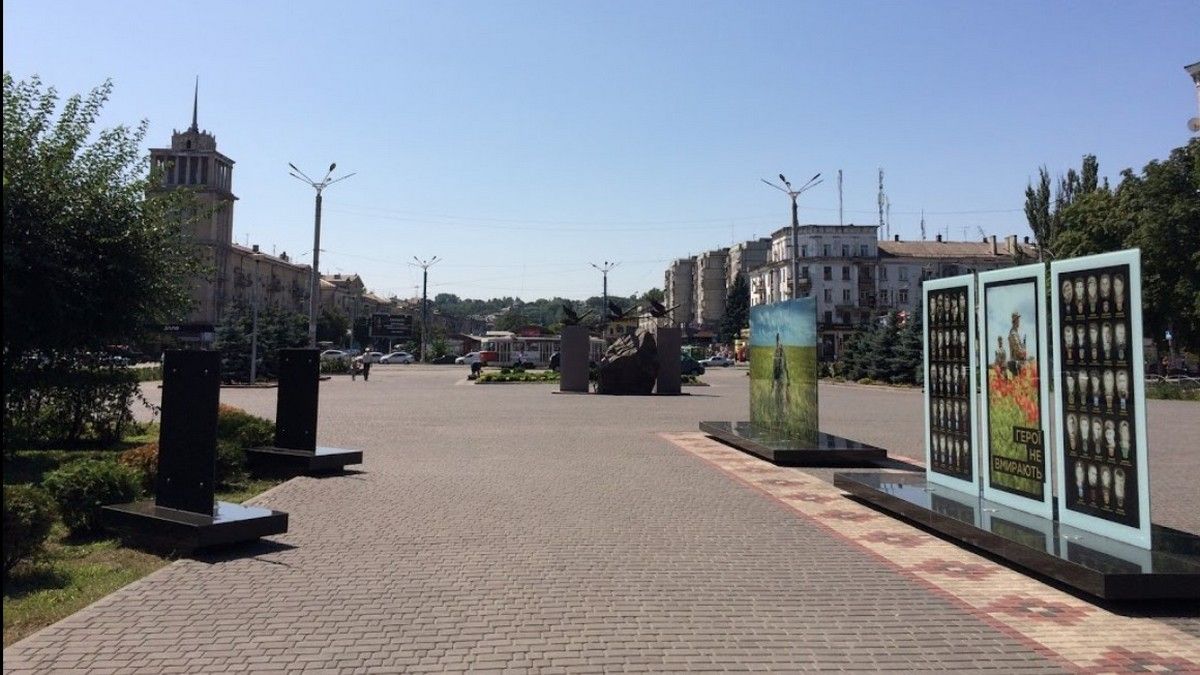 В Каменском вандалы повредили Мемориал погибшим воинам АТО