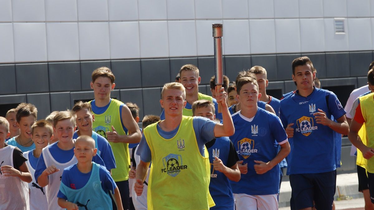 У Дніпрі напередодні відкриття XXXII Літніх Олімпійських ігор у Токіо-2020 провели святкове підняття прапору НОК