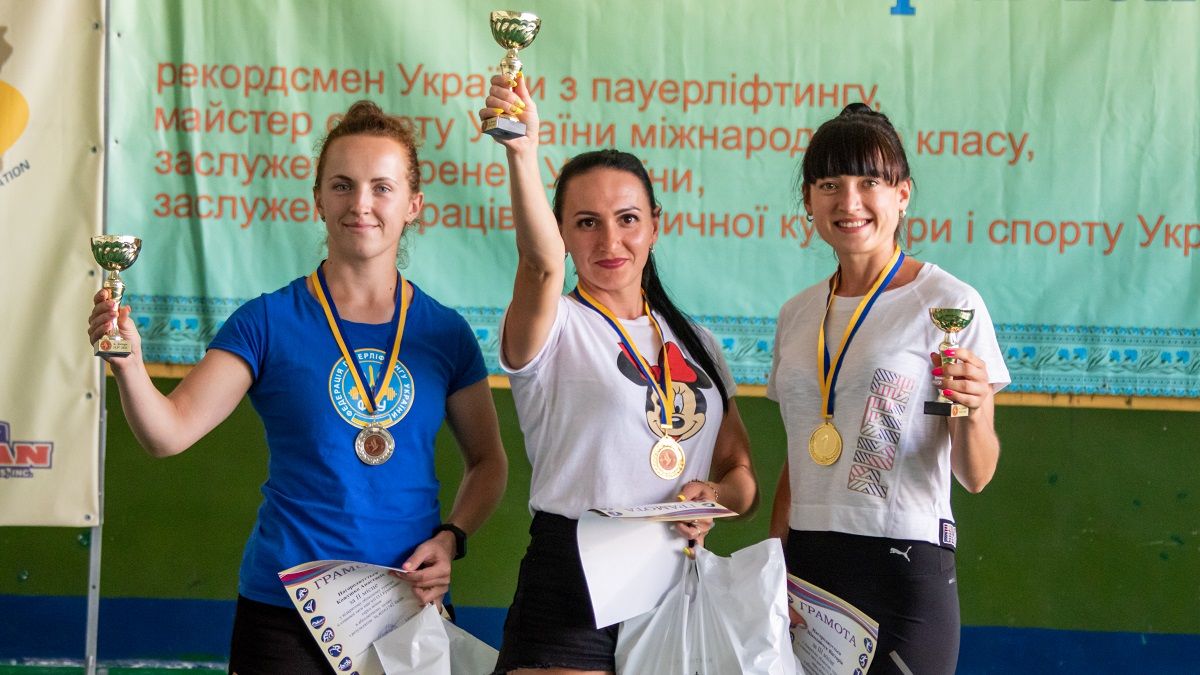В Днепре прошел турнир по становой тяге в память заслуженного тренера Украины Олега Кравченко: кто победил