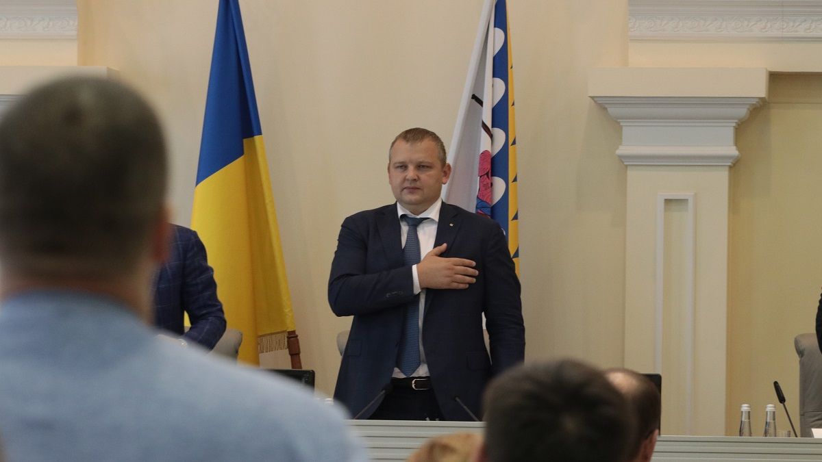 Збільшення обласного бюджету, капремонти лікарень та будівництво музею історії Петриківського розпису: відбулась сьома сесія Дніпропетровської обласної ради