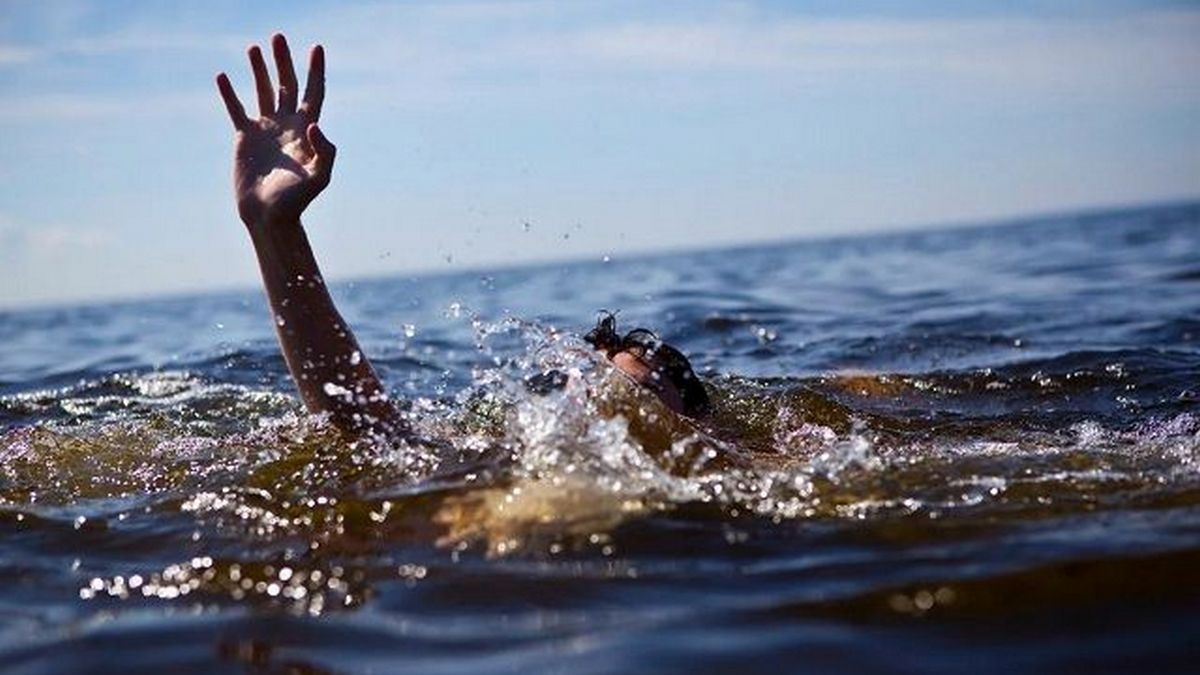 В Днепре на Набережной Победы из воды достали тело женщины