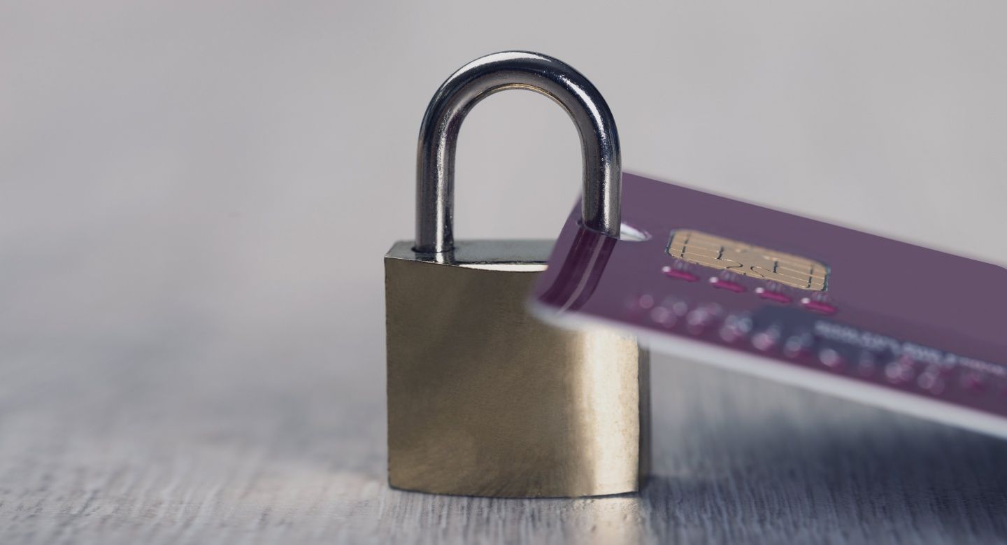 Блокування банківських карток: чи є сенс оплачувати кредити, яких ви не брали