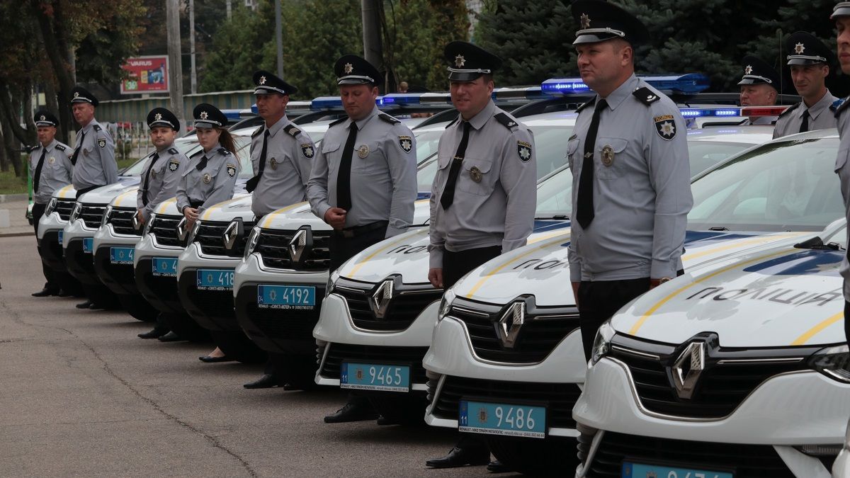 Швидше, комфортніше, ефективніше: поліціянти Дніпропетровщини отримали нові автівки