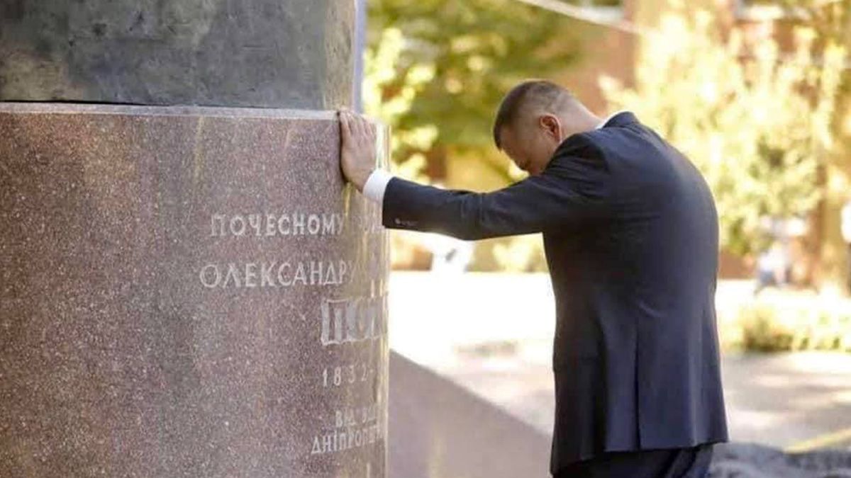 Бюст Поля из памятника Петровскому, новые открытия и мэр среди людей: Филатов рассказал о Дне города