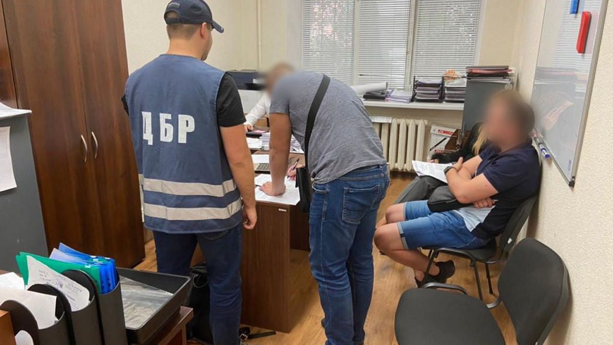 В Днепре пятерых полицейских подозревают в коррупции и пытках