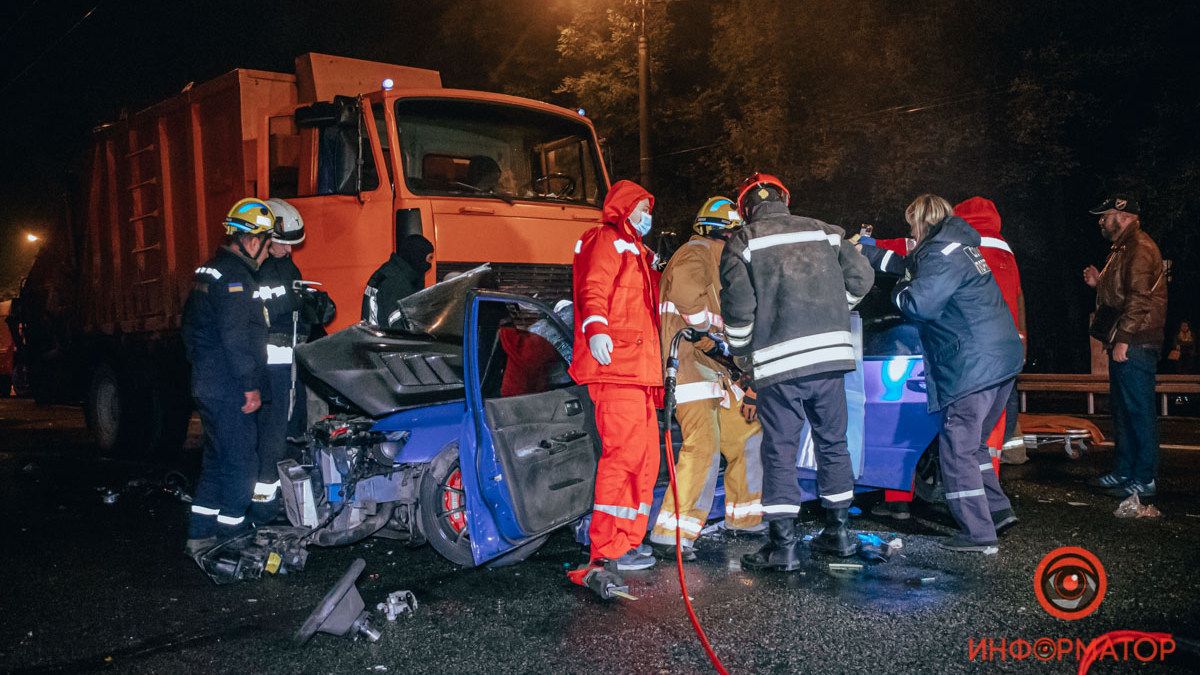 ДТП на Гагарина с Mitsubishi и мусоровозом: состояние пострадавших