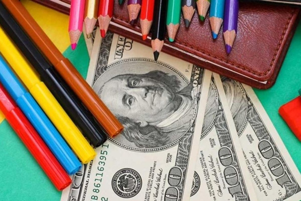 Випускний, чергування, "фонди", харчування: розбір найголовніших шкільних питань з юристом та представницею батьківської ради