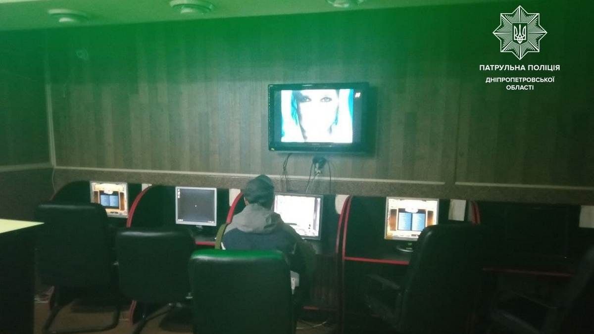 В Днепре зал игровых автоматов "маскировали" под адвокатскую контору