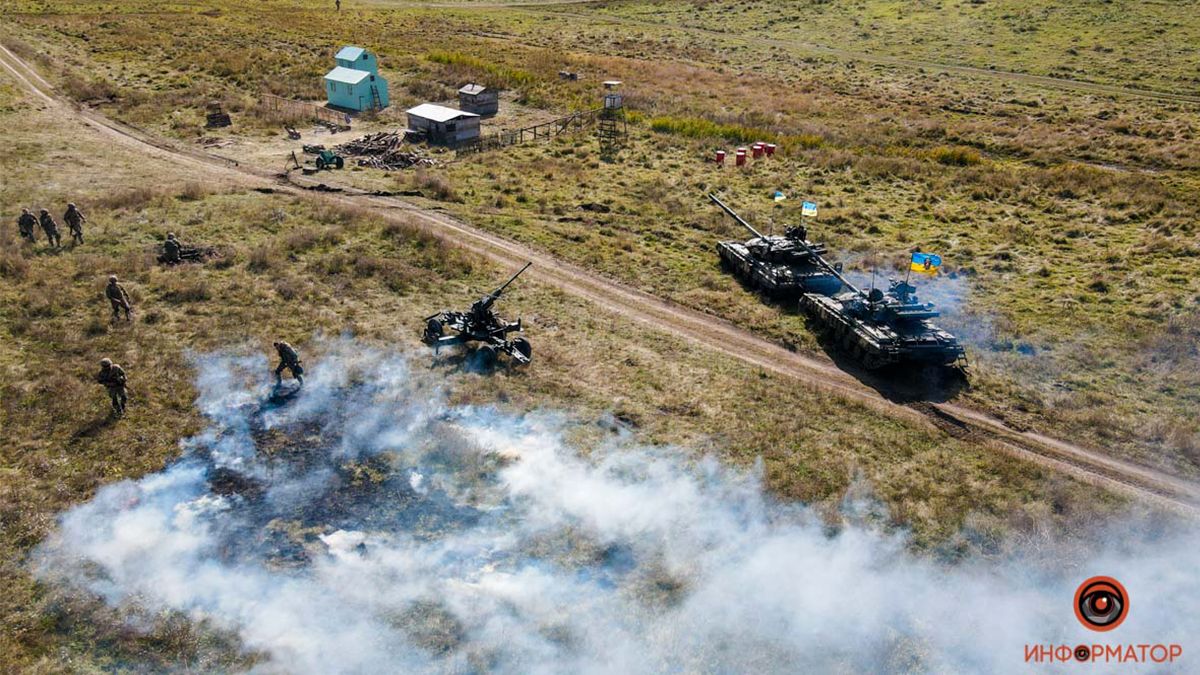 Взрывы, стрельба и сотни людей в военной форме: что происходит на жилмассиве Игрень в Днепре