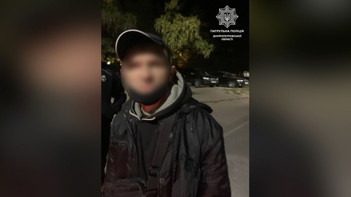 В Днепре мужчина дважды пытался проникнуть в квартиру: его задержали благодаря бдительным соседям