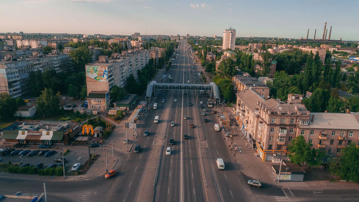 Как покрасят фасад многоэтажек в начале Слобожанского проспекта в Днепре