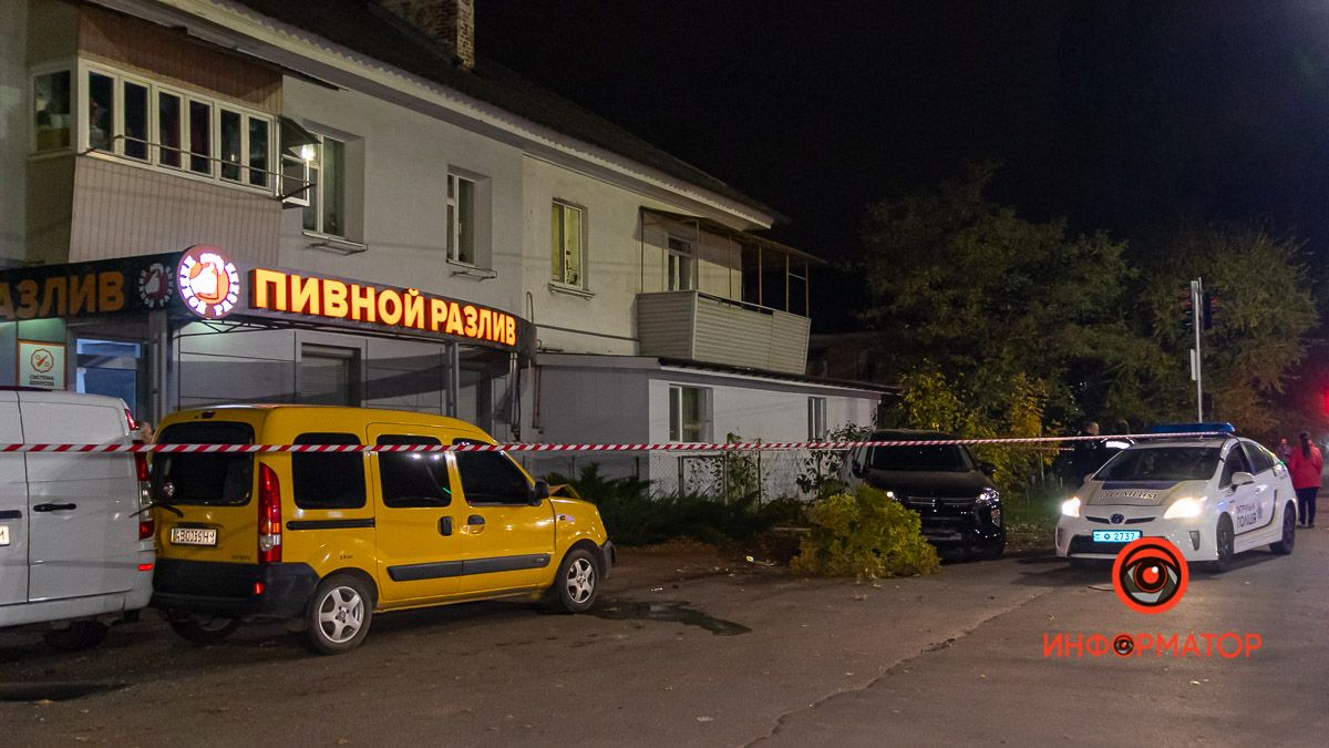 В Днепре на Калиновой Mitsubishi спровоцировал погоню и тройное ДТП на тротуаре: видео момента