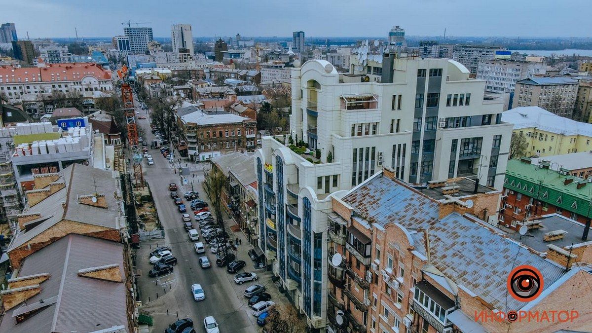 В Днепре на 8 месяцев собираются сузить дорогу на перекрестке в центре города