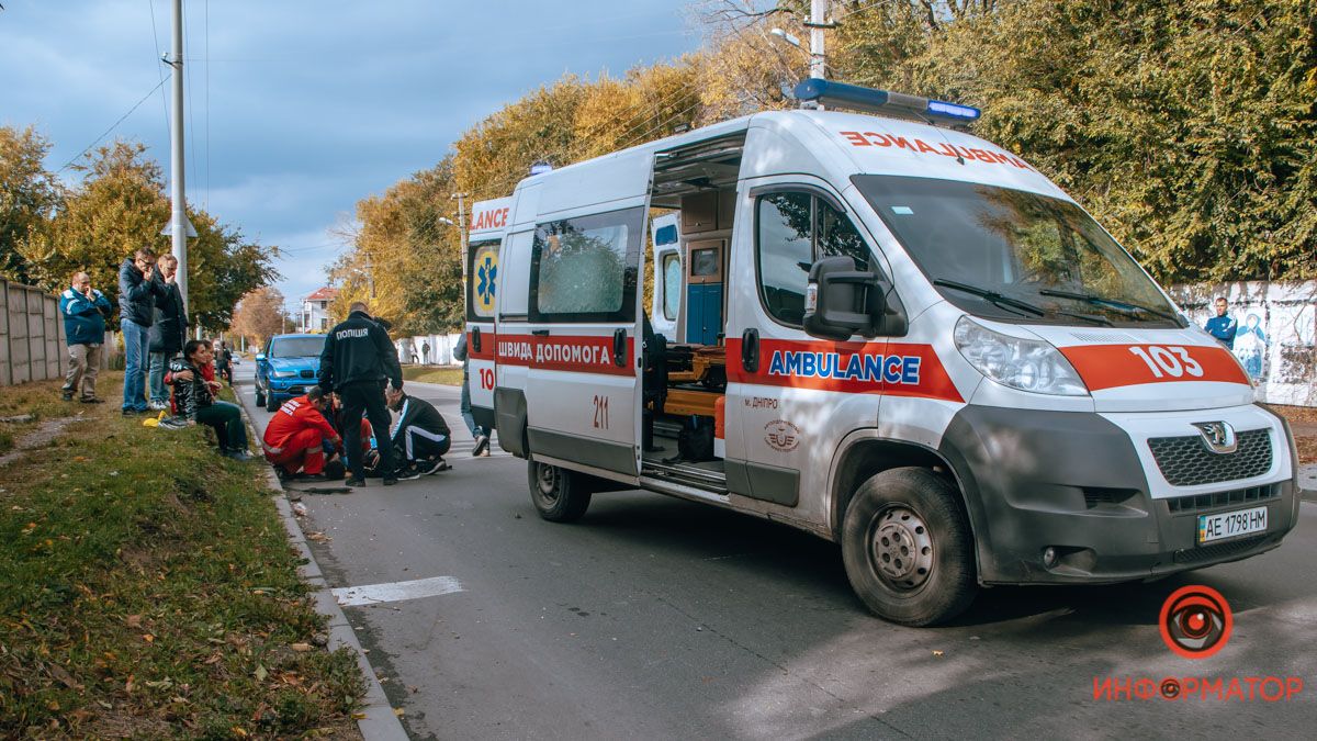 В Днепре на Сахарова ВАЗ сбил мальчика с собакой: ребенка откачивали почти час