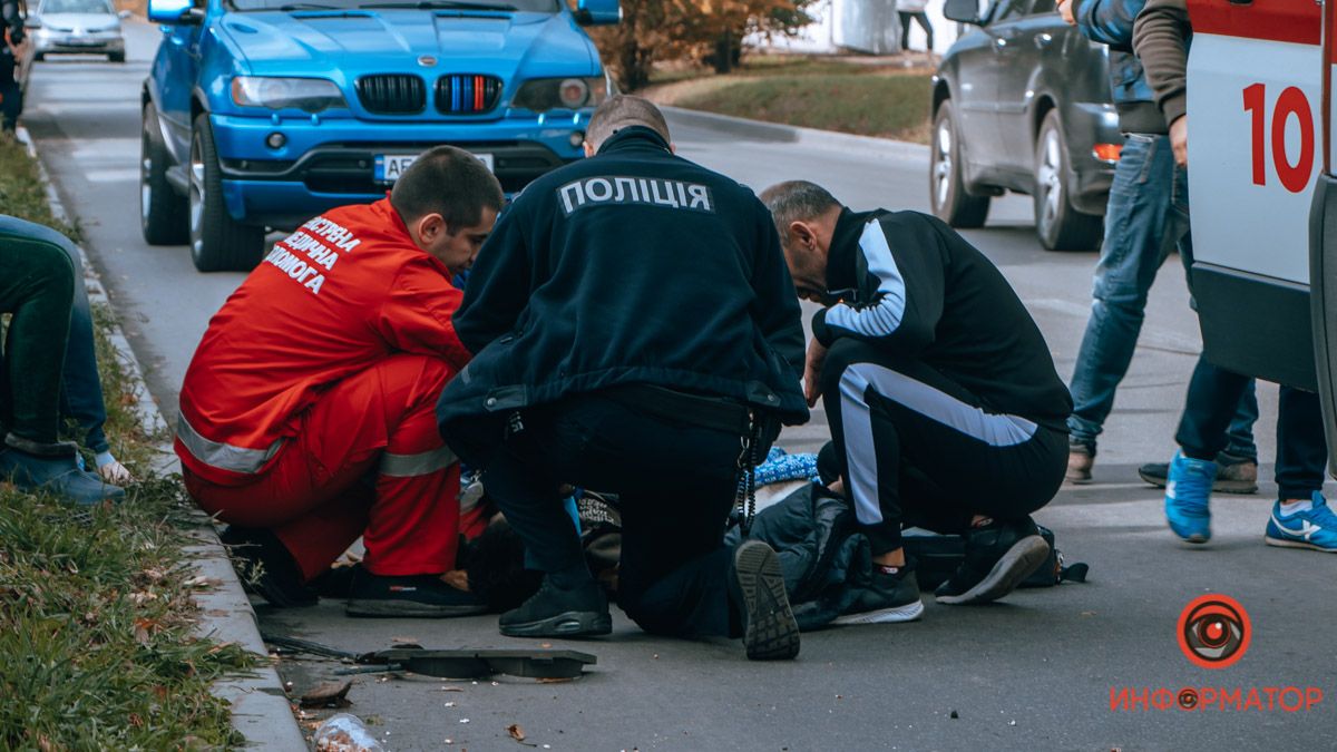 В Днепре на Игрени ВАЗ сбил мальчика с собакой: ребенок умер в больнице