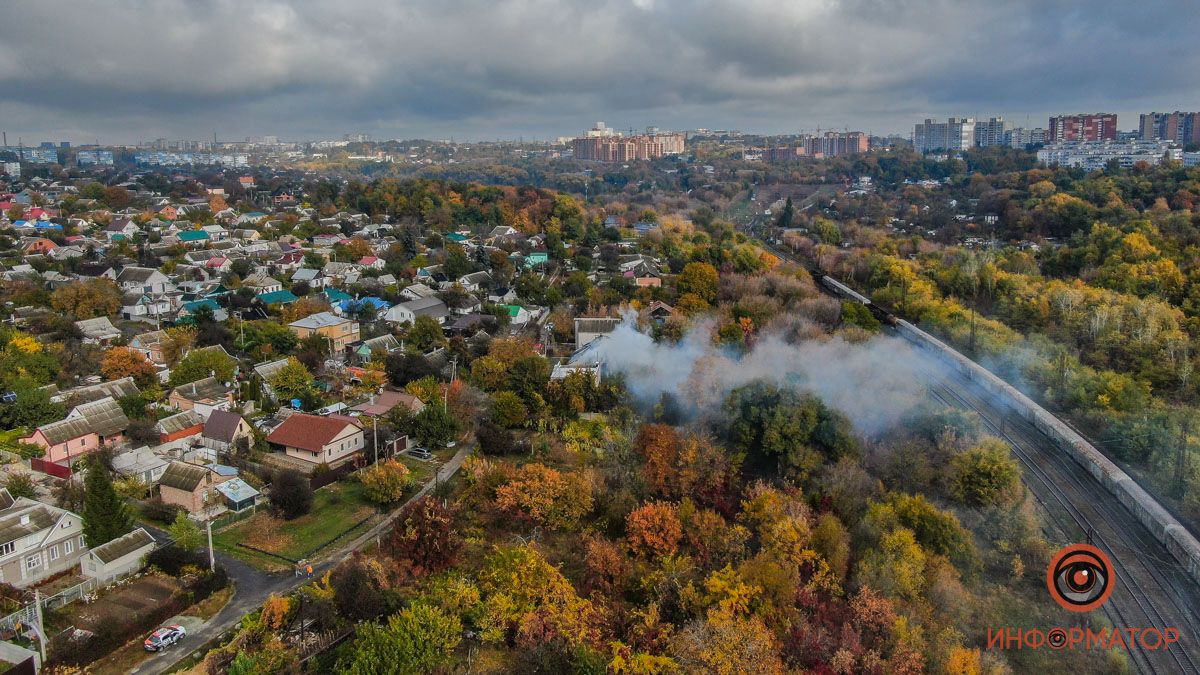 Дым окутал всю округу: в Днепре на Августовской случился пожар