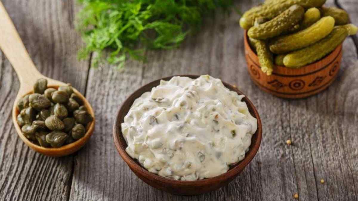Вкусно с Dmart: как приготовить французский соус тартар на сметане