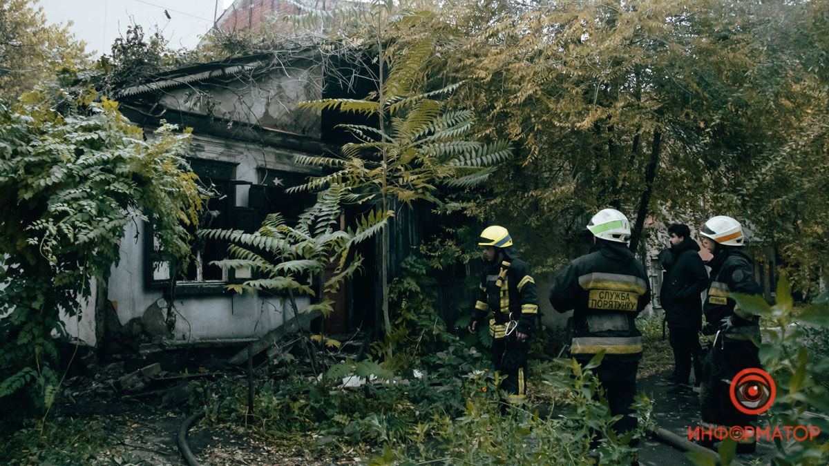 В Днепре на Якова Самарского горела пристройка к 2-этажному дому