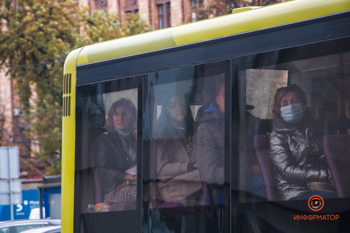 В городской транспорт Днепра планируют пускать только с Covid-сертификатом или "свежим" ПЦР-тестом