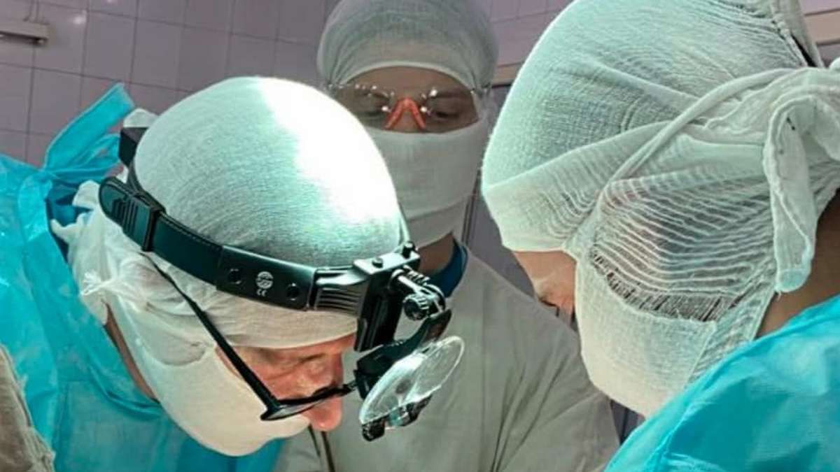 В Днепре в ДОКОБ спасают бойца с поражением глаза