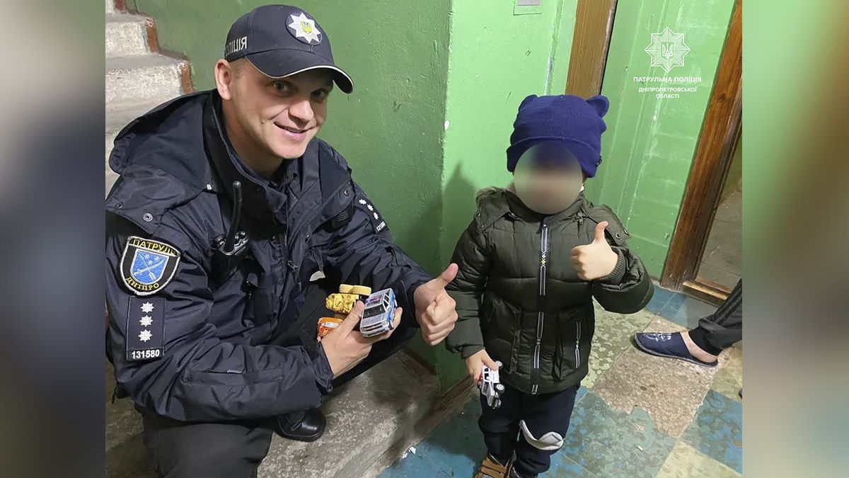 В Днепре на Паникахи 3-летний мальчик пришел ночью в супермаркет, чтобы купить машинку