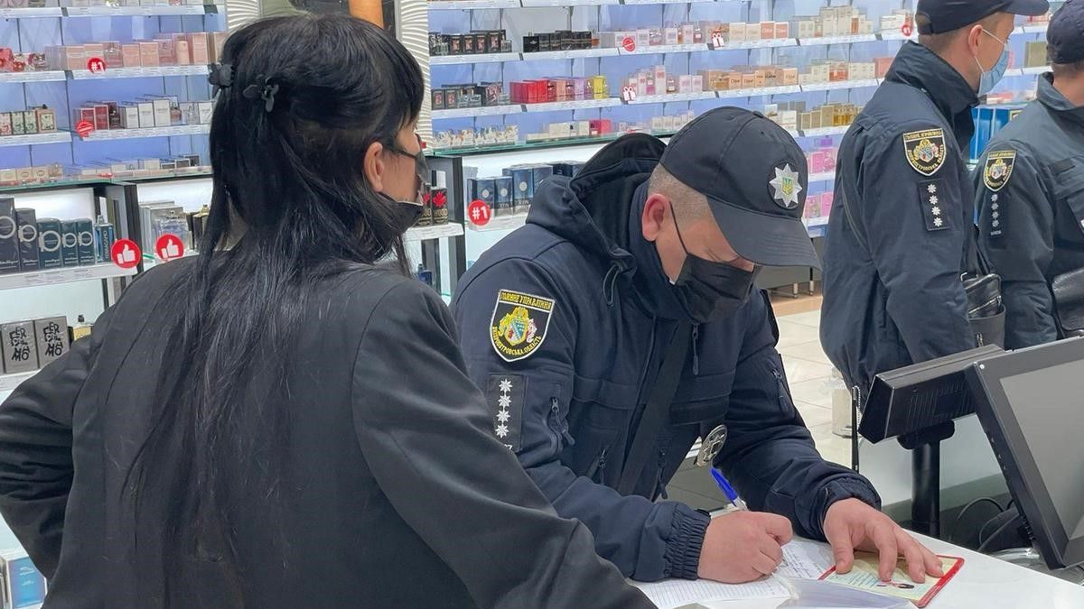 С 1 ноября полиция провела в Днепре 266 "карантинных" проверок