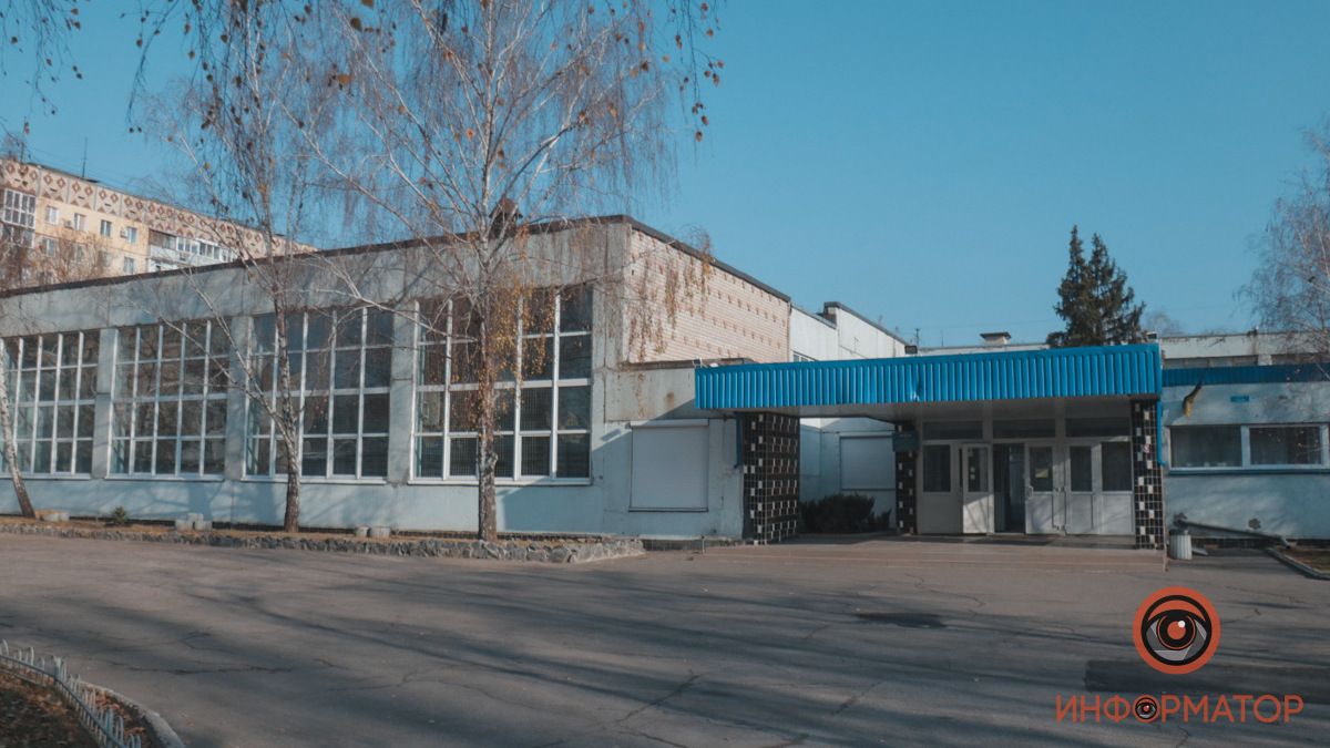 В Днепре полиция и спасатели эвакуировали детей сразу из двух школ: что происходит