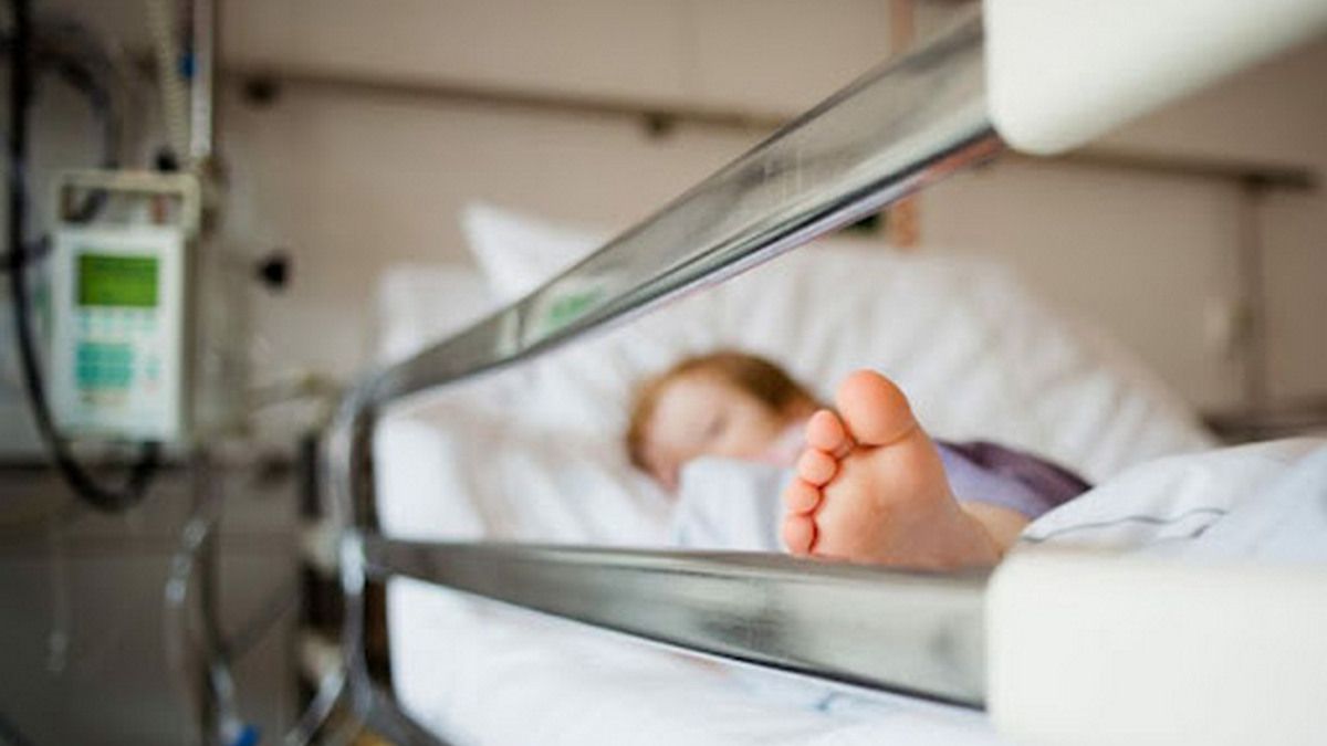 Месяц пробыла в коме: в Днепре умерла 6-летняя девочка, которую сбили в Никополе