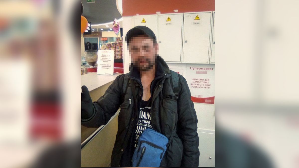 В Днепре на Зоряном бульваре мужчина пришел "мстить" в супермаркет за неудавшуюся кражу